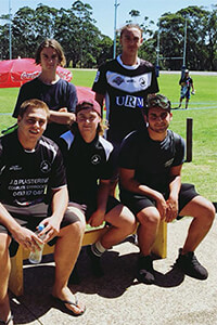 Provare nuovi sporto come il rugby o il football australiano facilita la socializzazione